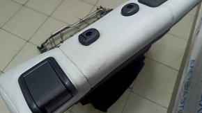 Spătar banchetă spate Mitsubishi Outlander 22-26, stânga, piele gri, cu centură și cotieră, cu cadru, arsă, curățabilă chimic