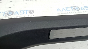 Prag interior ușă stângă față negru Volvo XC90 16-23 cu inserție cromată, zgârieturi