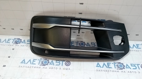 Решетка переднего бампера правая Audi Q7 16-19 хром под парктроник без радара