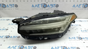 Ansamblu far stânga față pentru un Volvo XC90 16-17 LED, zgârieturi, vopsea exfoliată, pânză de păianjen, necesită lustruire