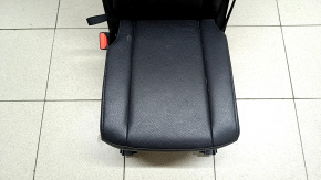 Scaun central spate, al doilea rând, Volvo XC90 16-22, piele neagră, pentru 2 rânduri, cu centură de siguranță și cotieră, zgârieturi pe plastic