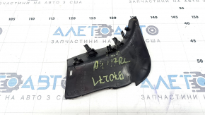 Carcasa farului exterior stânga pentru un Audi A4 B9 17-19 are un suport defect.