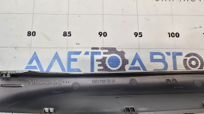 Накладка продольного рейлинга задняяя левая Nissan Rogue 14-20 под 3 крепления, царапины