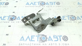 Кронштейн насоса системы охлаждения Volvo XC60 22-24 B5, B6 без насоса