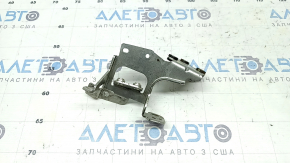 Кронштейн насоса системы охлаждения Volvo XC60 22-24 B5, B6 без насоса