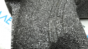 Spuma de sub roata de rezervă a Volvo XC60 18-26 este zdrobită