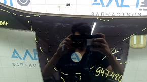 Лобовое стекло Kia Sportage 23-25 под датчик влажности и камеру, воздух по кромке, надорван уплотнитель, воздух под накладкой, оплавлен кронштейн, в копоти