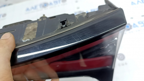 Lampă interioară hayon Kia Sportage 23-25 cu halogen, dreapta, zgârieturi