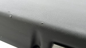 Panou ușă stânga față negru pentru Volvo XC60 18-26, cotieră și inserție din piele Nappa maro, cu ornamente Harman Kardon, rupturi, zgârieturi, necesită curățare