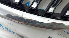 Grilă radiator cromată Volvo XC60 22-23 cu insignă, sub cameră, denivelări, suport rupt, crăpătură în emblemă