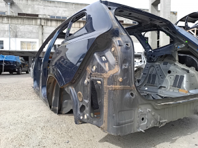 Aripă spate stânga Volvo XC60 18-24 pe caroserie, albastră