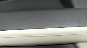 Panou ușă stânga față pentru Hyundai Santa Fe 24-26, gri, cotieră și inserție gri deschis, ornament cromat, zgârieturi