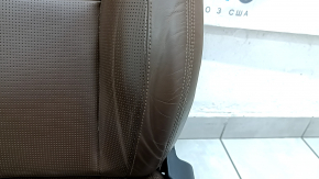 Scaun șofer Volvo XC60 22-26 cu airbag, electric, încălzit, ventilat, piele Nappa maro cu perforații și suport pentru genunchi, încrețită