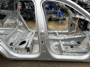 Стойка кузова центральная правая Volvo XC90 16-26 на кузове, тычка