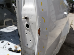 Aripă spate dreapta Hyundai Santa Fe 24-26 pe caroserie, albă, lovită