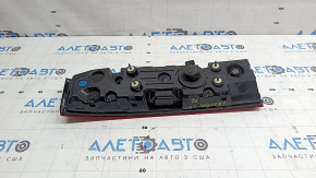 Фонарь внутренний дверь багажника правый Hyundai Santa Fe 24-26 LED, царапины