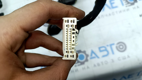 Cablajul hayonului stânga pentru un Hyundai Santa Fe 2024-2026 are un conector defect.