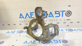 Suportul pompei de aer pentru un VW Tiguan 18-24 este ruginit.
