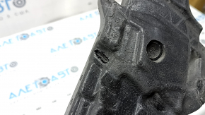 Amortizorul barei de protecție față a modelului Audi A5 F5 20-25 este îndoit