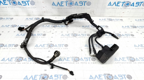 Terminalul pozitiv al bateriei Kia Sportage 23-26 2.5