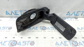 Carcasa clapetei de alimentare cu combustibil a modelului Audi A5 F5 18-25 5D are o garnitură ruptă.