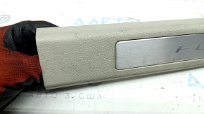 Накладка порога передняя левая Ford Fusion mk5 17-20 серая, с хромированной вставкой, царапины, под химчистку