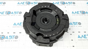 Spuma de sub unealta Subaru Forester 25-26 este ruptă.