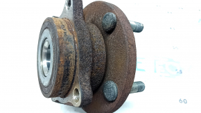 Butuc stânga față ruginit pentru un Subaru Forester 25-26