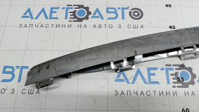 Накладка нижней решетки переднего бампера Mercedes W213 E 17-20 хром, AMG pkg, царапины, сломаны крепления