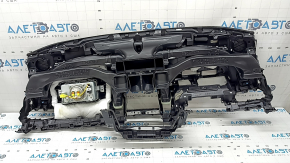 Торпедо передняя панель с AIRBAG Subaru Forester 25-26 черная, с накладкой под 2 датчика света, царапины на накладке