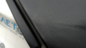 Panou ușă spate stânga Subaru Forester 25-26, negru cu inserție din material textil gri, cotieră din cauciuc gri, zgârieturi