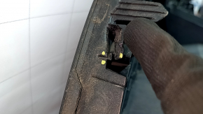 Решетка радиатора grill в сборе Lexus UX200 UX250h 19-26 F-SPORT, под парктроники, темный хром, надломы, сломаны крепления, не заводские отверстия