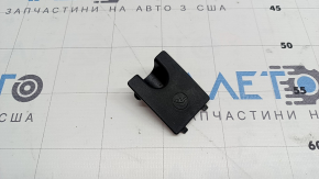 Заглушка Isofix заднего ряда Lexus UX200 UX250h 19-22 черная
