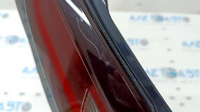 Фонарь внутренний дверь багажника правый Mazda CX-5 22-25 потерт