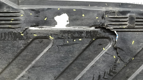 Protecție partea inferioară stângă pentru Mercedes W213 E 17-23: crăpături, fracturi, fragmente lipsă