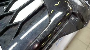Нижняя решетка переднего бампера Kia Sorento 21-24 HEV, PHEV черный глянец под радар, ПТФ и парктроники, без кронштейнов и заглушки, после ремонта, незаводское отверстие, царапины, треснута