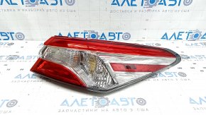 Фонарь внешний крыло правый Toyota Camry v70 18-24 галоген, светлый