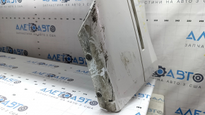 Bara spate Lincoln MKZ 17-20, partea superioară goală, pentru 4 senzori de parcare, albă, vopsită, îndoită, elemente de fixare rupte, zgârieturi