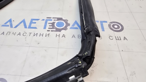Уплотнитель дверного проема задний левый Lexus RX300 RX330 RX350 RX400H 04-08 бежевый, надрыв