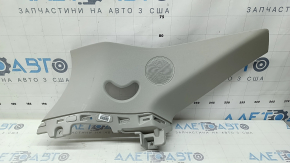Накладка задней стойки за форточкой левая Kia Sorento 21-26 HEV, PHEV под динамик, серая,  царапины, побелел пластик, сломано крепление