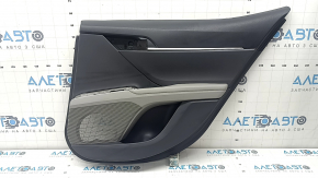 Capacul usii spate dreapta Toyota Camry v70 18- gri inchis cu insertie de plastic gri inchis, cotiera din cauciuc