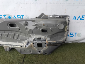 Panoul din spate al Lexus CT200h 11-17 a fost tăiat cu ferăstrăul, negru.