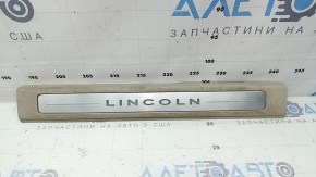 Накладка порога передняя правая Lincoln MKZ 17-20 хром с подсветкой, бежевая, царапины, под чистку