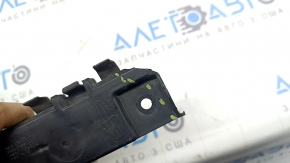Fragment lipsă la suportul barei spate dreapta Lincoln MKZ 13-20