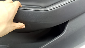 Обшивка двери карточка передняя правая Honda Accord 23-26 черная, подлокотник кожа черная, вставка кожа черная, царапины, вмятинки