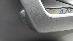Обшивка двери карточка передняя правая Toyota Rav4 19-24 кожа черная, синяя строчка, подлокотник и вставка черная кожа, молдинг серый, с накладками, царапины