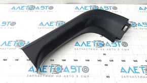 Обшивка двери багажника правая Toyota Rav4 19-25 черная, царапины