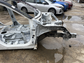 Четверть передняя правая Toyota Rav4 19-25 Japan built на кузове, белая, вмятинка, тычка