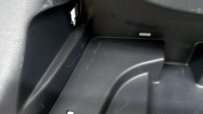 Обшивка арки левая Toyota Rav4 19-25 черная, JBL, царапины, побелел пластик, примяты крепления