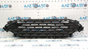 Решетка радиатора grill Ford Escape MK4 20-22 сетка черн глянец, хром обрамление